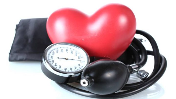 Vjezba–alat-za-snizenje-krvnog-tlaka-i-dobru-volju-adhara-ayurveda